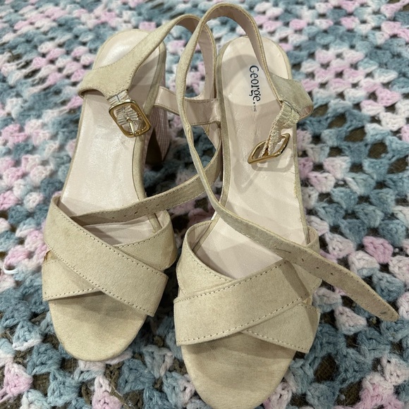 Heels - Picture 1 of 1